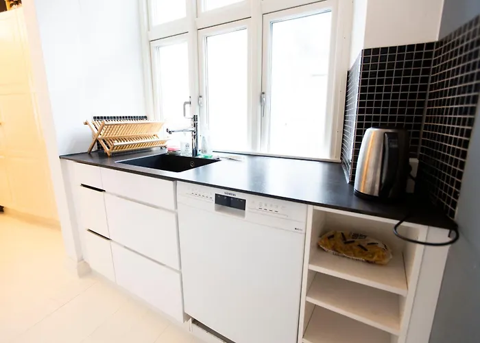 Super Spacious & Cozy I Rare Find Apartment
